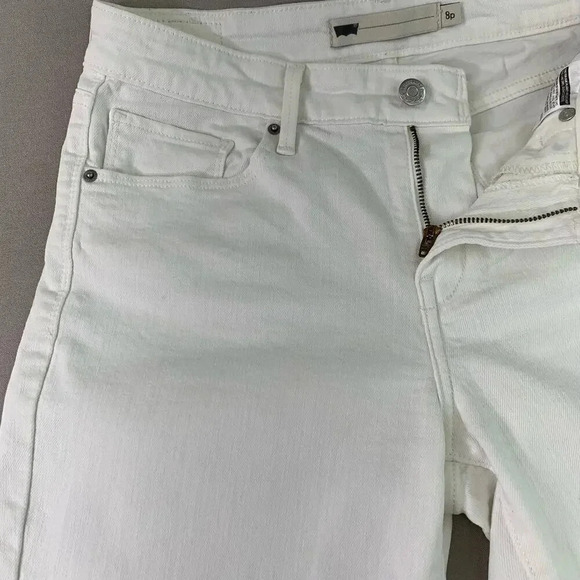 Levi's Bermuda Straight Leg Mid Rise Stretch Jean Shorts Size 8P White Fold Cuff - Picture 4 of 15